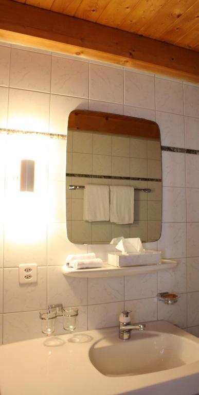 Hotel Alpina Vals Habitación foto